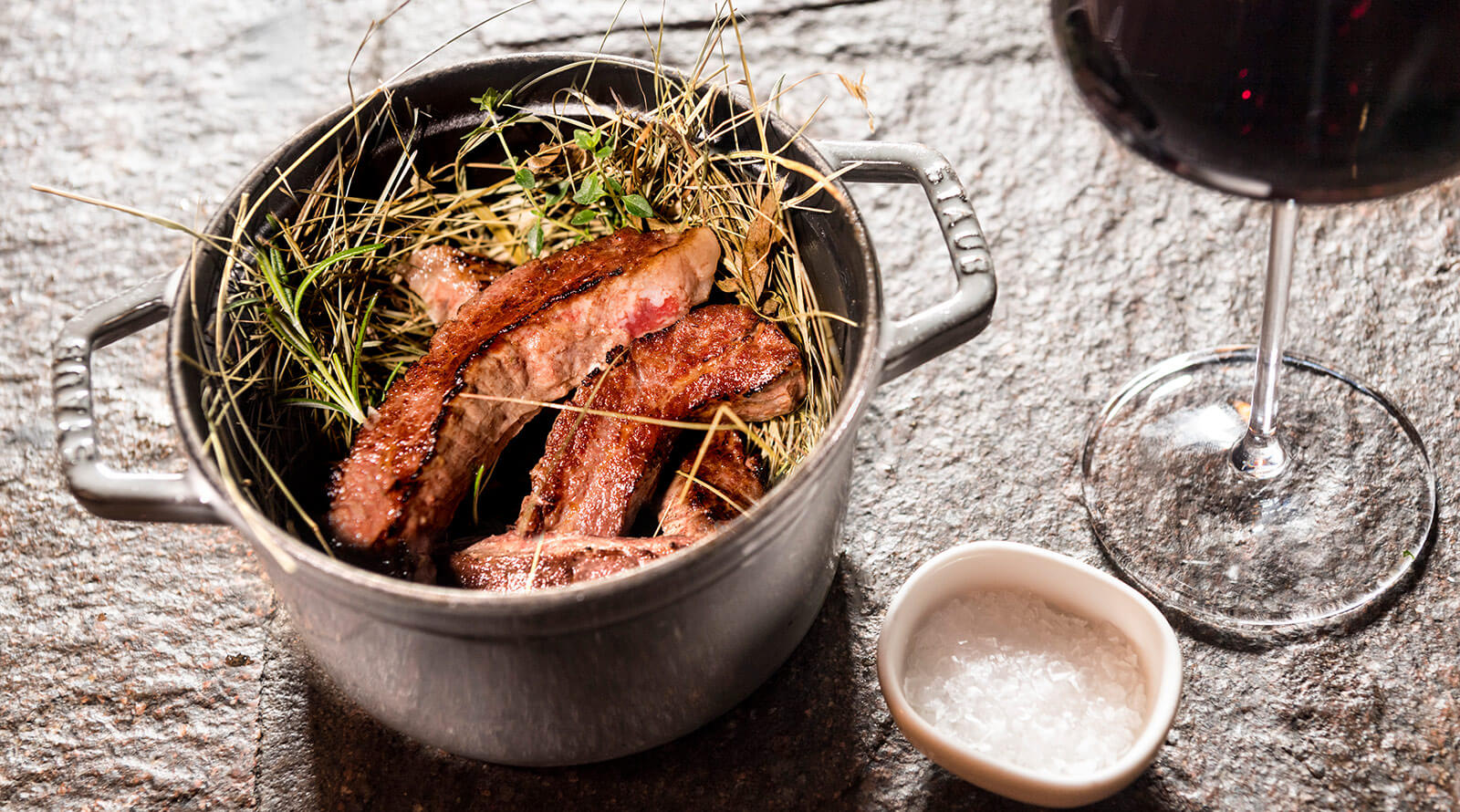 Restaurant & Steakhouse Hardimitz'n Fleisch mit Heu